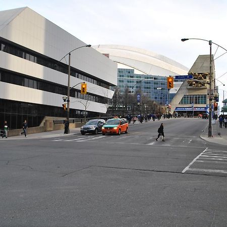 Livingsuites Toronto - 20 Blue Jays Way Exterior photo